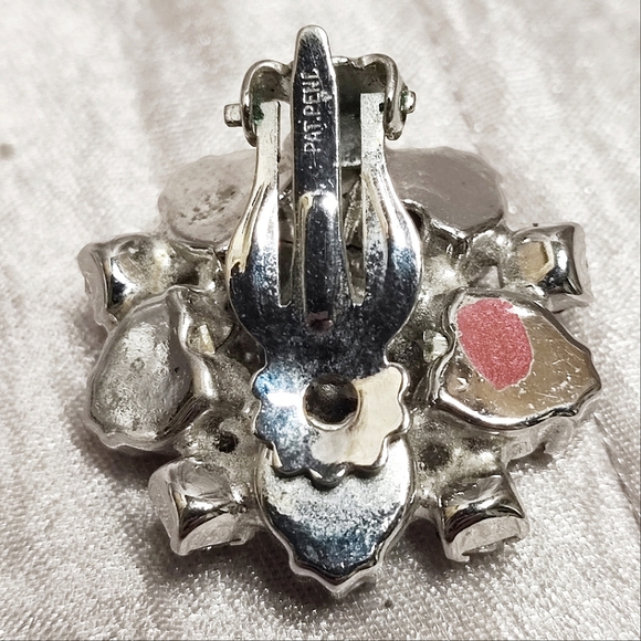 Unsigned Blazing Clear Silver Tone Rhinestone Vintage Clip Earrings Prong Set - Picture 6 of 14